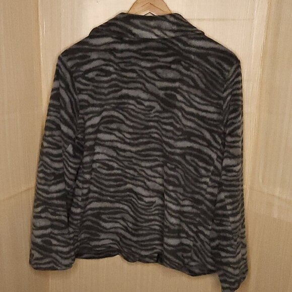 Susan Graver Womens Plus Grey Animal Print Fleece Jacket 2X - Picture 2 of 6